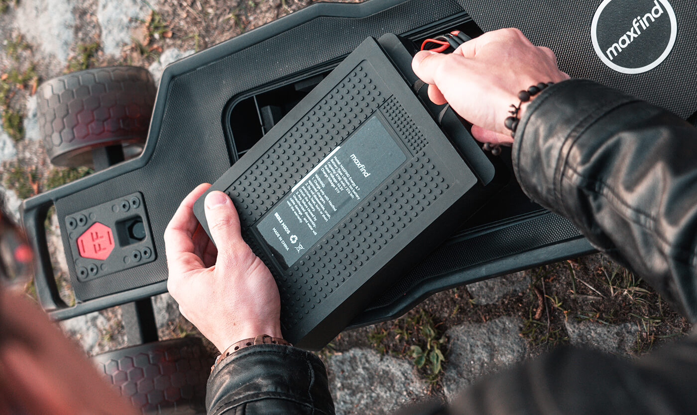 Replacing the battery on an electric skateboard